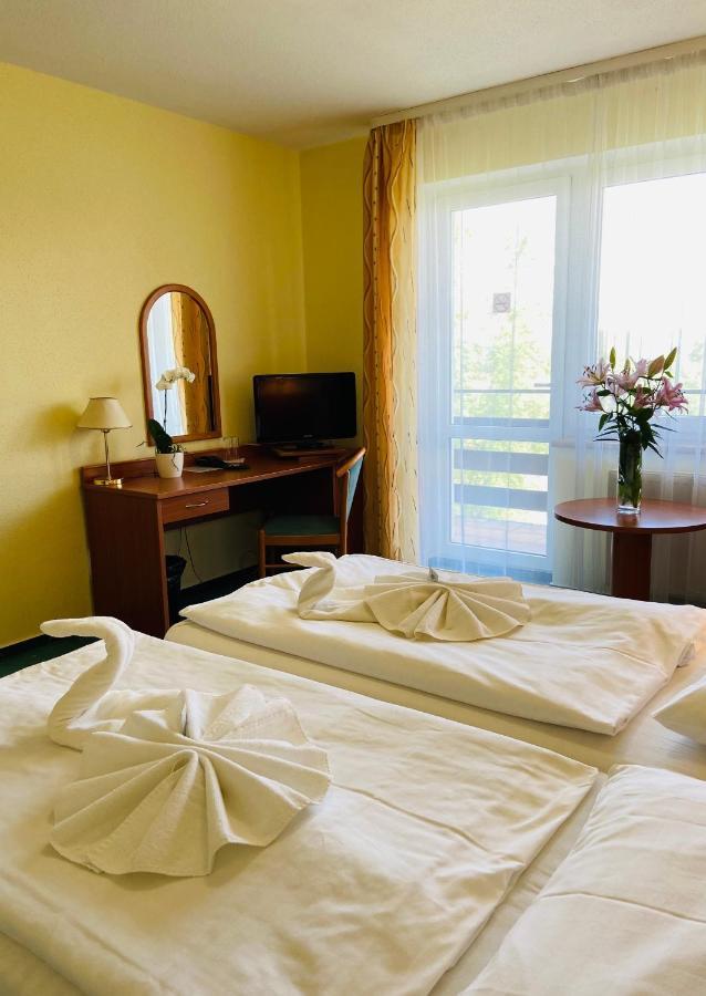 Garni Hotel Pyramida 海布 外观 照片